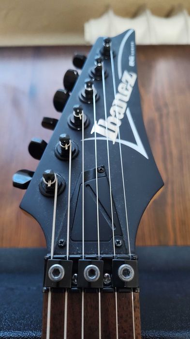 Ibanez RGD420Z - baryton z ruchomym mostem + case, pasek i straplocki