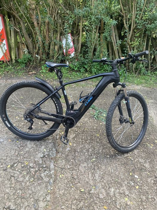 Rower elektryczny cube