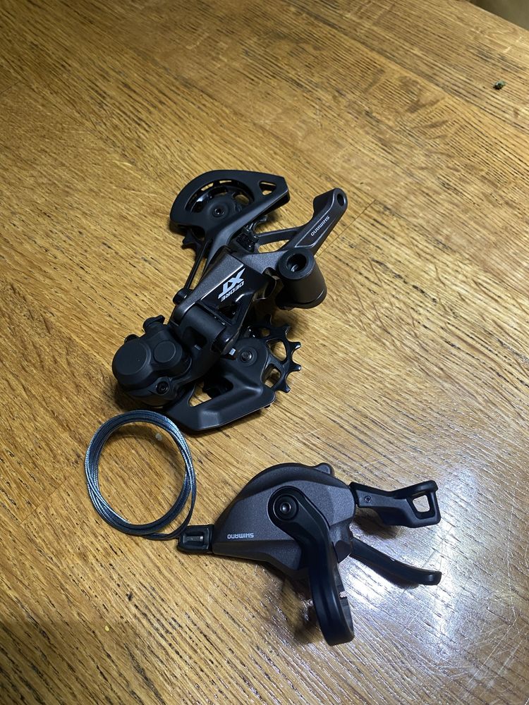 Przerzutka i manetka Shimano Deore XT SGS 12s M8100
