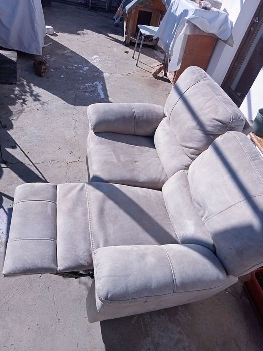 Sofa Loveseat CHEERS praticamente novo