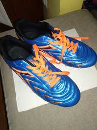 Buty sportowe korki roz 40 Atletico