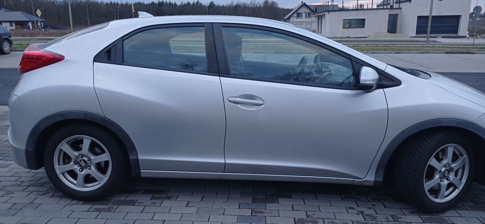 Honda Civic 2012 rok 1339cm3 benzyna