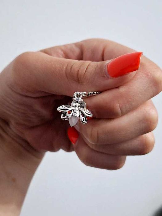 Charm's Zawieszka Świetlik świecący w ciemności