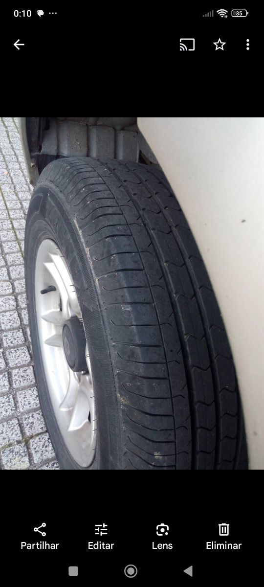 Jipe Suzuki com tração às quatro rodas, 1997