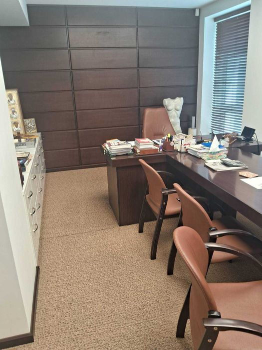 офис в центре с землей