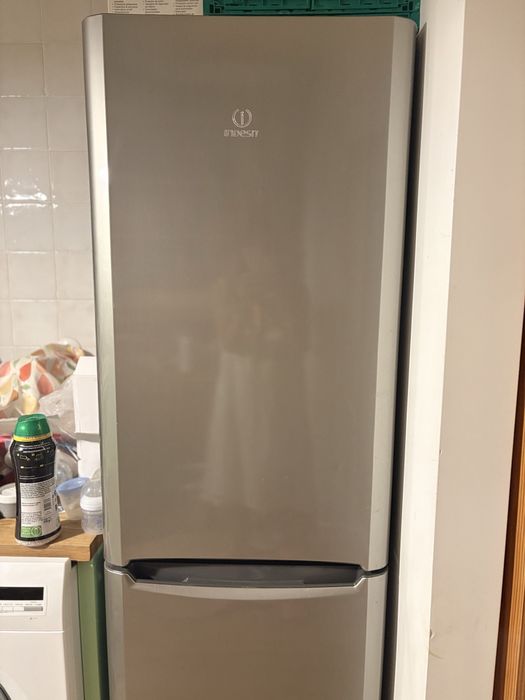 Frigorífico Indesit - Recolha urgente até 9 de Outubro: