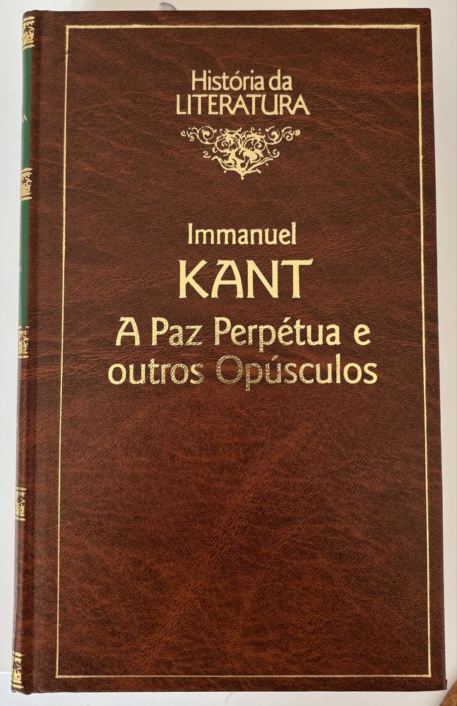 Livro “A Paz Perpétua E Outros Opúsculos” de Immanuel Kant.