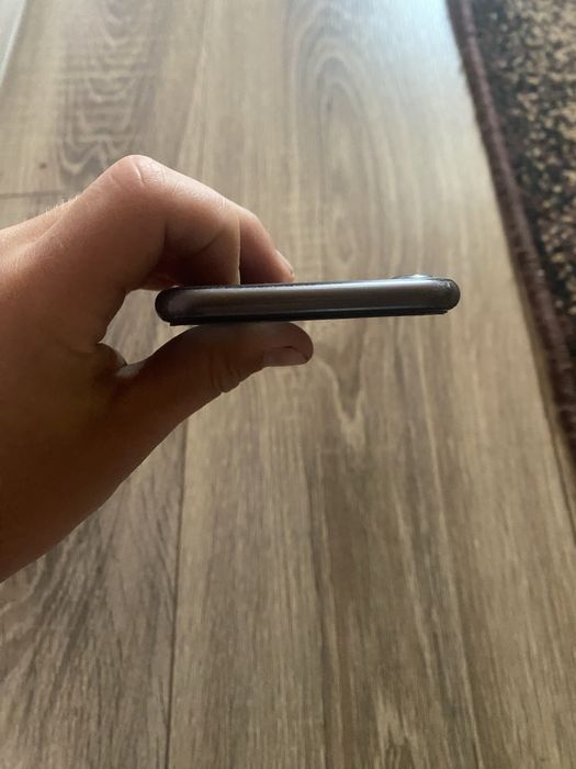 Продам айфон 8,64 гб