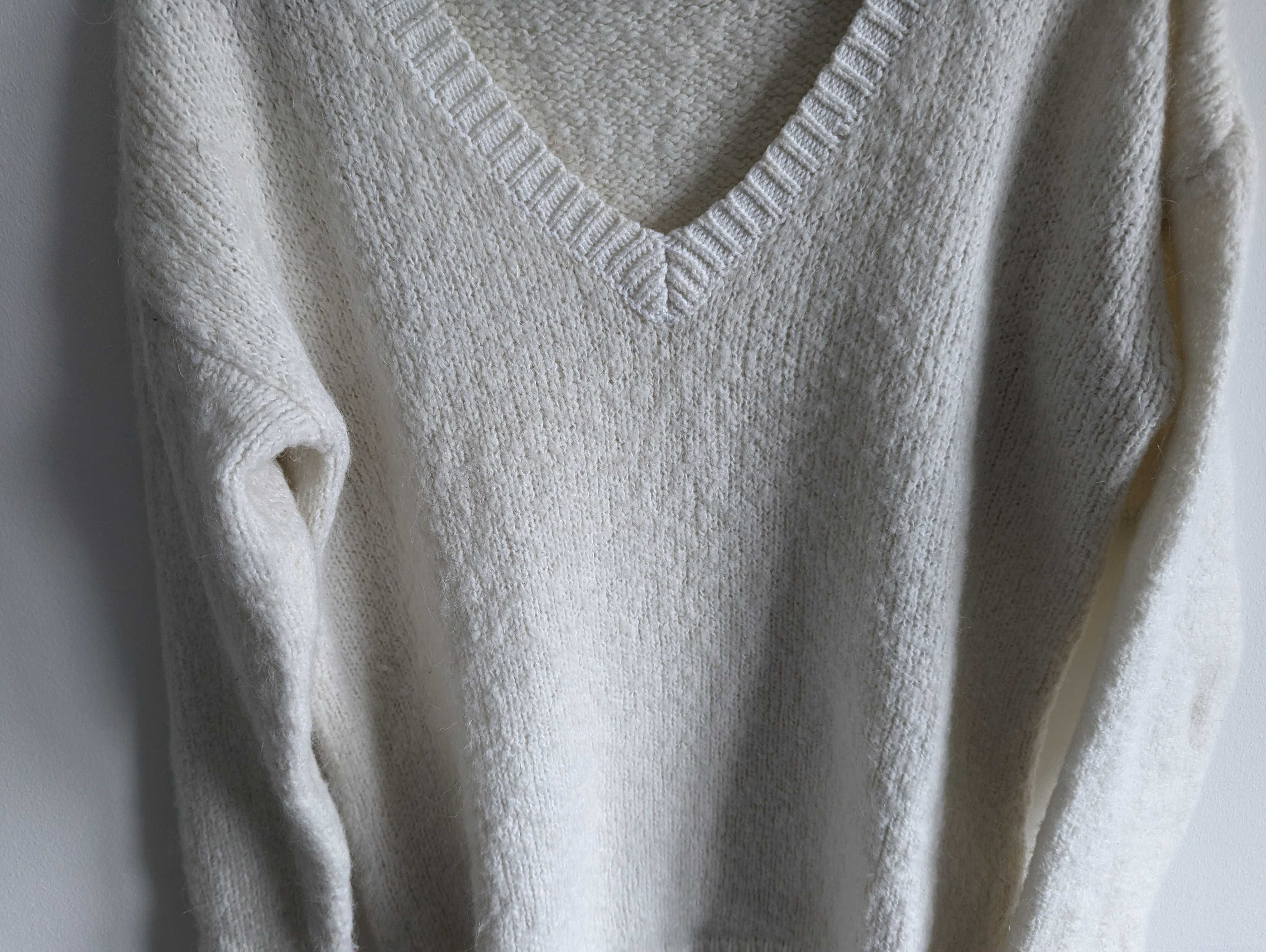 Savida sweter alpaka 23% biały dekolt V S 36 M 38