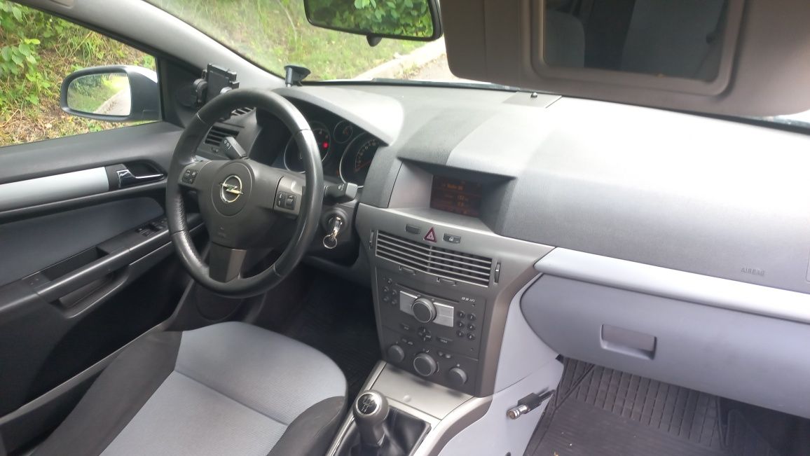 Opel Astra GTC 1.6 +Lpg 2006r