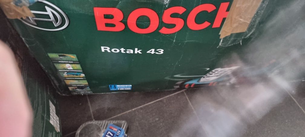 Bosch Kosiarka rotak 43