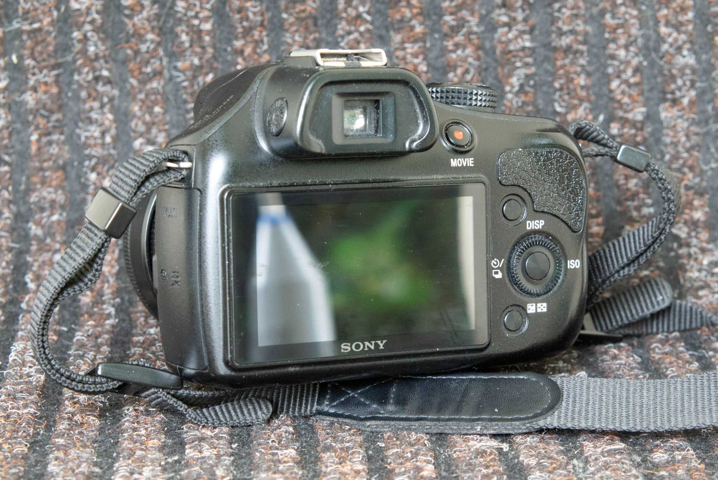 Sony A3000 z obiektywem Sigma 19/2,8