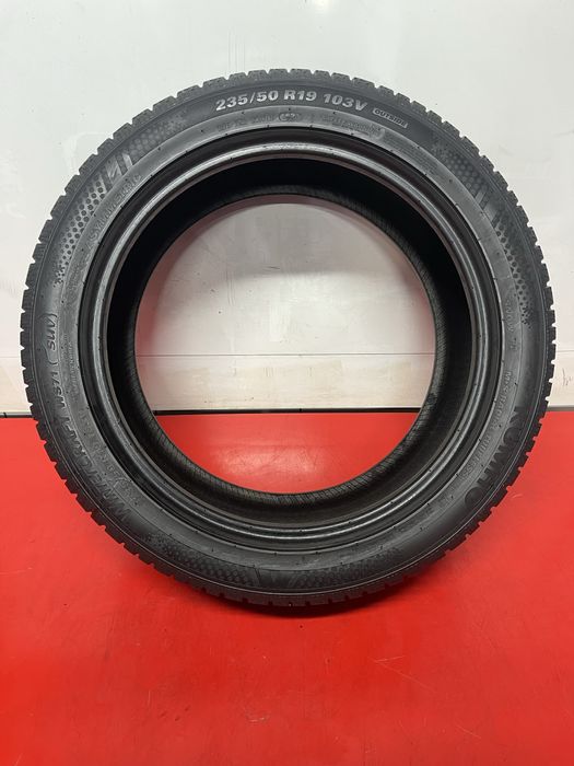 235/50R19 Kumho WinterCraft WS71 Suv