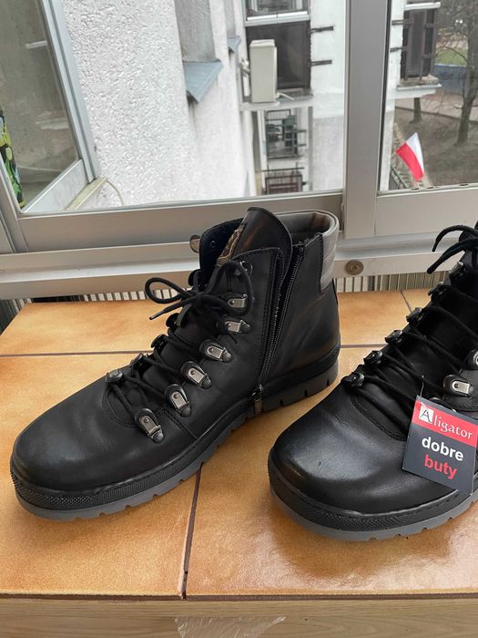 Skórzane ocieplane buty zimowe 43