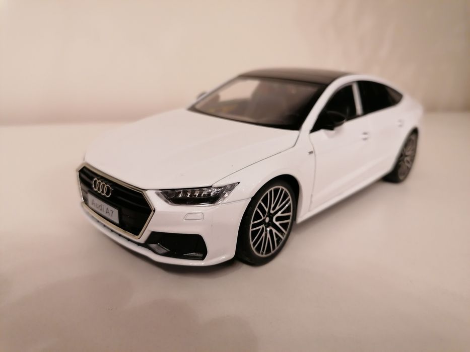 Model Audi A7 skala 1:24, światła dźwięk