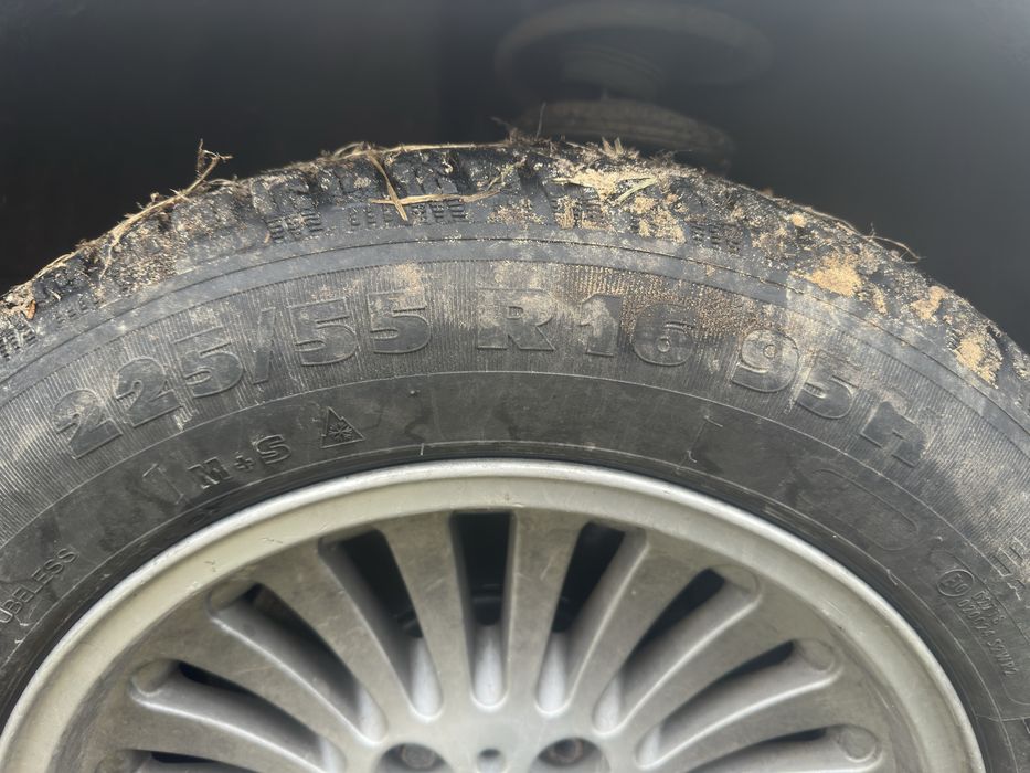 Продам резину 225/55/16