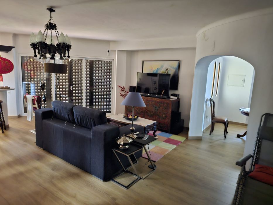 Moradia 6 quartos
