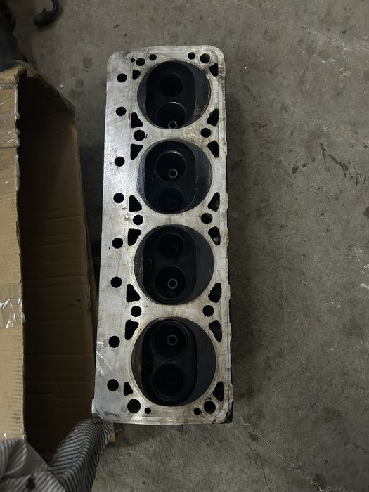 Продам головку блока циліндрів, ГБЦ умз-421, 4215