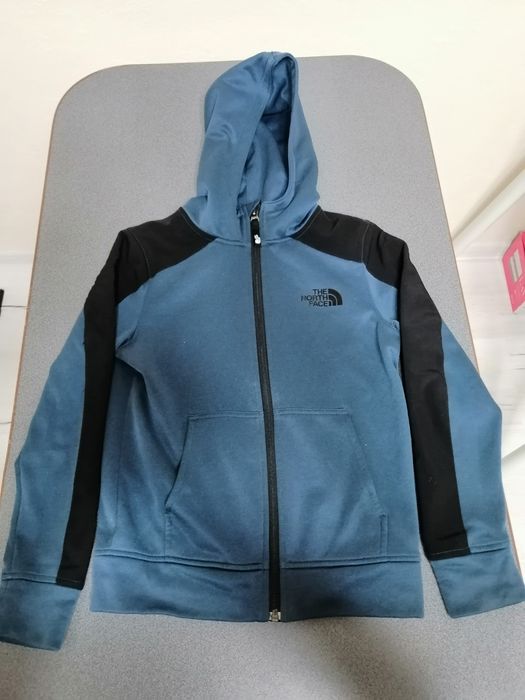 Продам кофту спортивную на мальчика 8-9 лет.