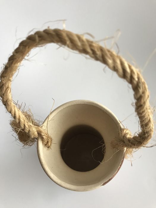 Jarra em barro pintado