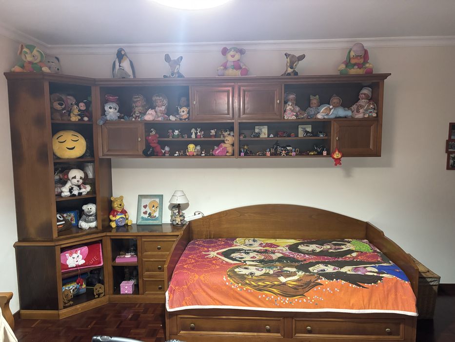 Quarto em madeira maciça cerejeira - cama corpo e meio