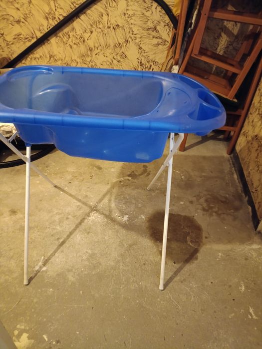 Wanna wanienka niemowlęca ze stelażem