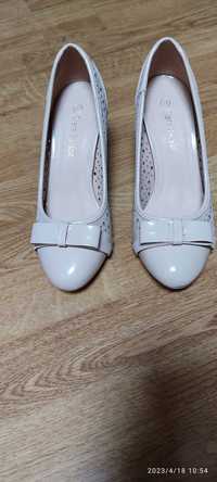 Buty CLARA BARSON bezowe damskie buty rozmiar 37