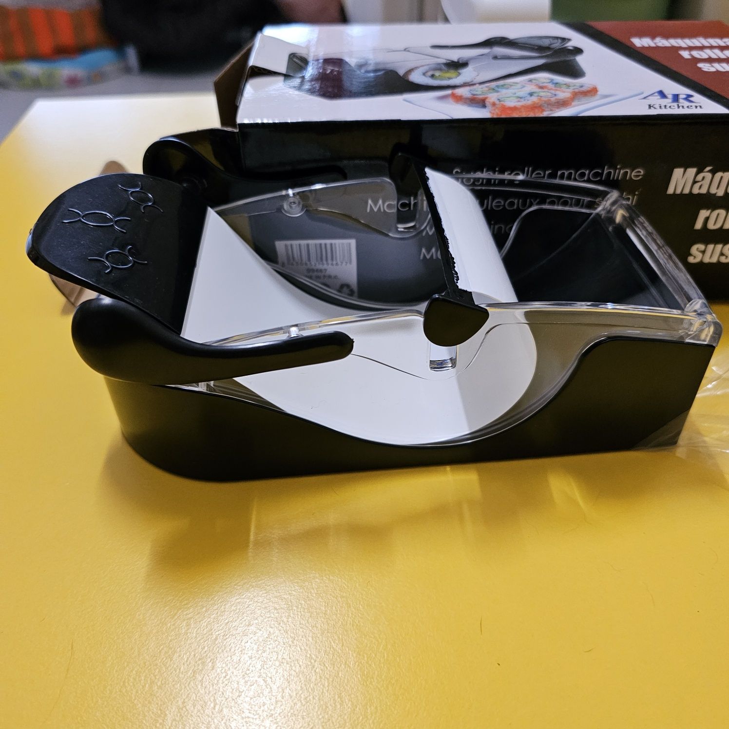 Máquina para fazer rolos de sushi nova