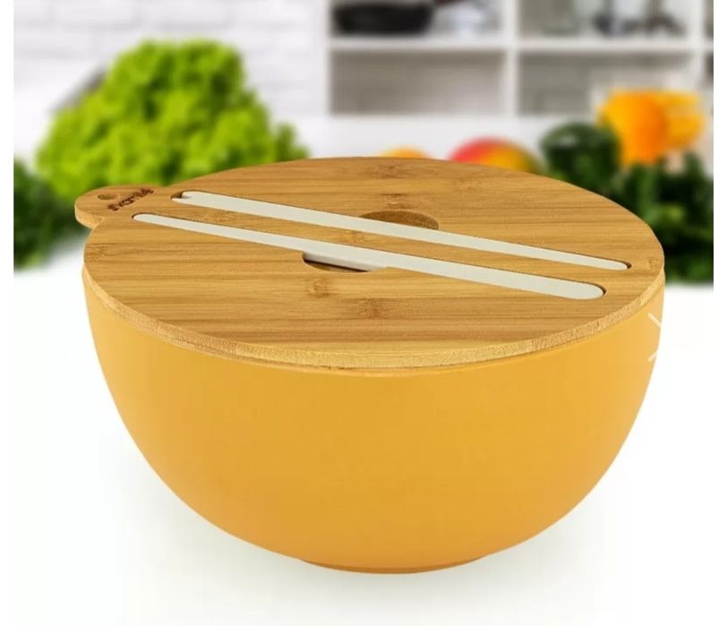 Zestaw sałatkowy miska z deską i sztućcami