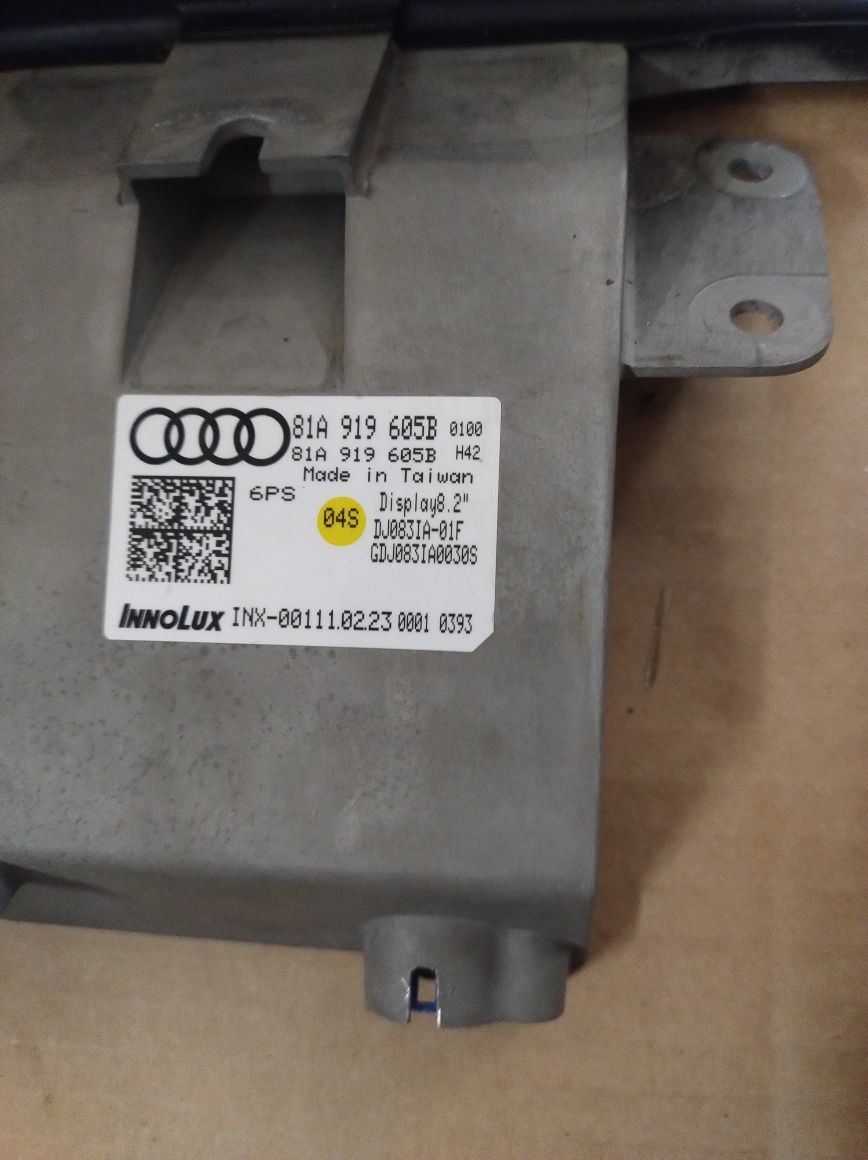 Wyświetlacz monitor ekran Audi Q2 Lift