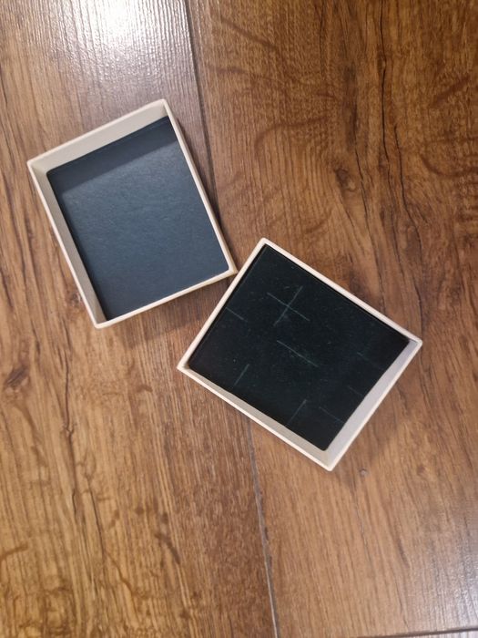 Pudełko na biżuterię yes