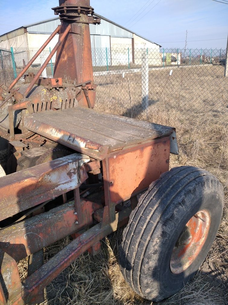 Комбайн кормозберальний КПІ-2,4
