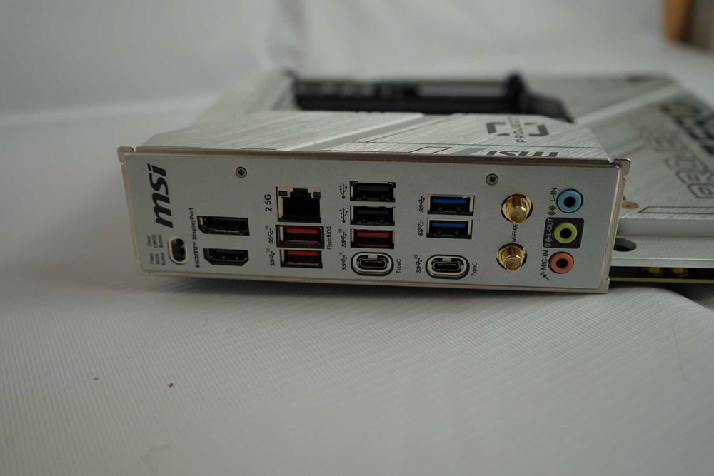 Материнська плата MSI B650M PROJECT ZERO