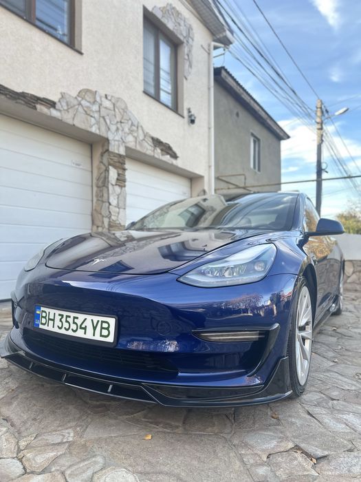 TESLA MODEL 3 2022 м/р | LFP | Тепловий насос | Обвіс | R19