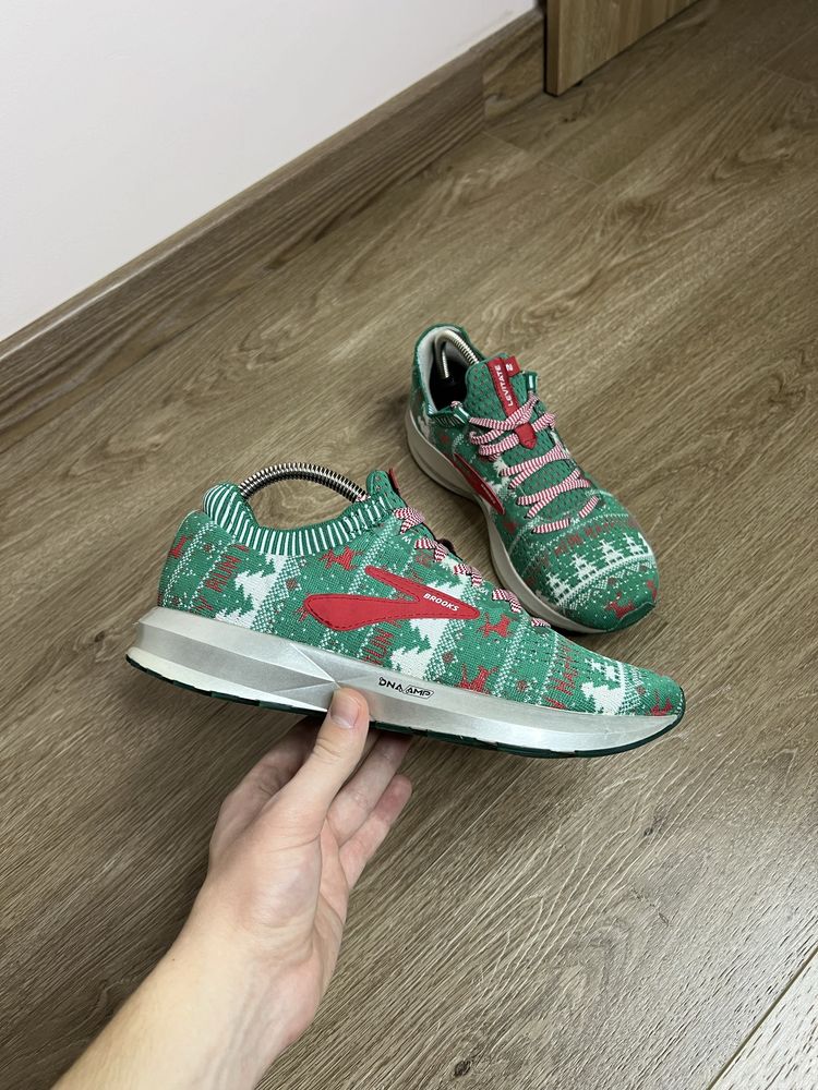 Продам БОМБЕЗНІ жіночі бігові кросівки Brooks Levitate 2 DNA