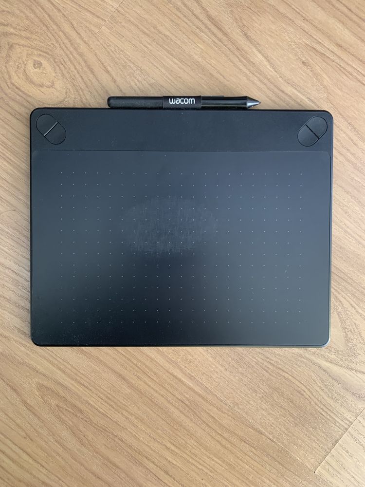 Wacom Intuos Medium & Bamboo Pad