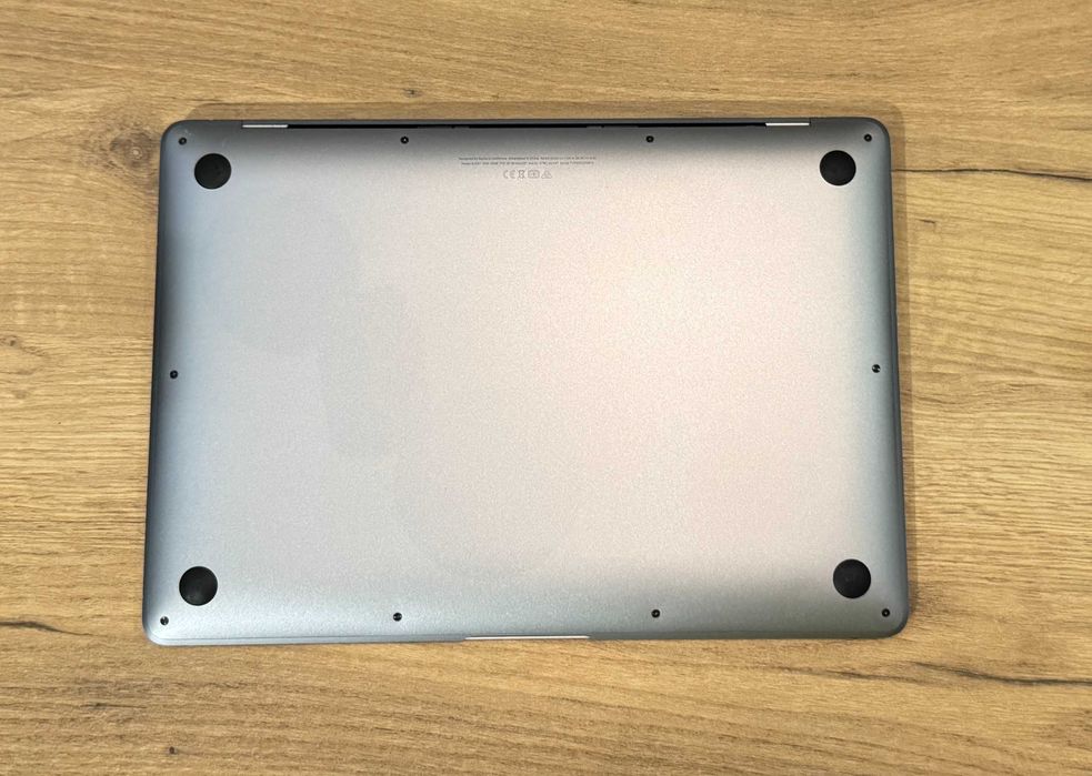  MacBook Air 13 2020 M1 8GB RAM 256GB SSD Space Gray