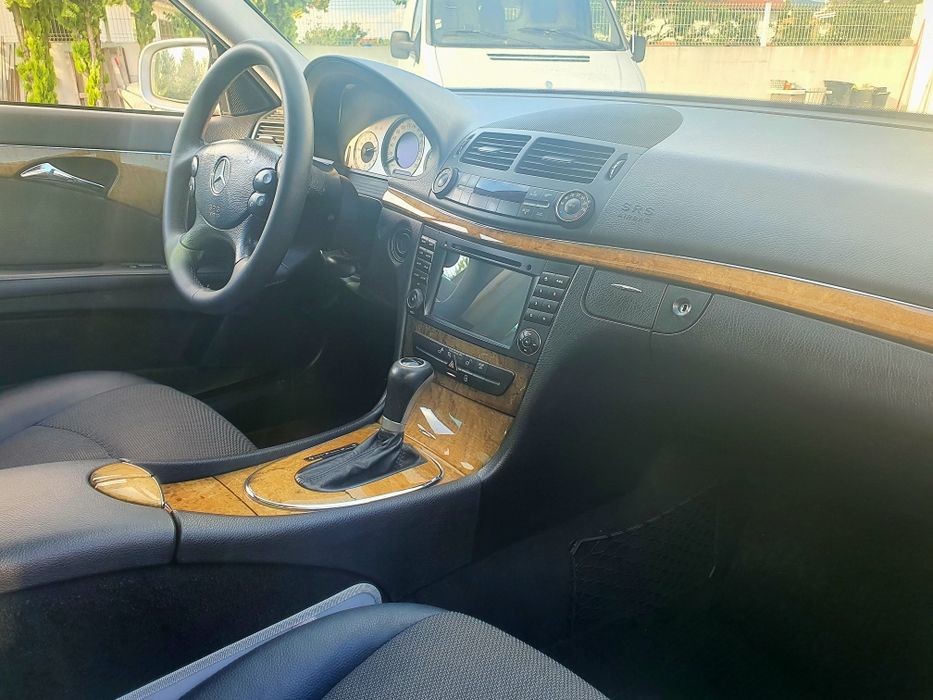 Mercedes-Benz E280 Auto (aceita troca)