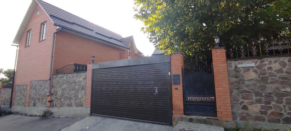 От хозяина. Крюковщина, продажа 2 домов с гаражём и участком
