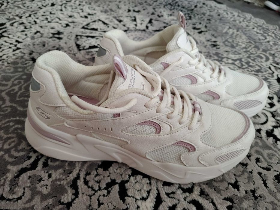 Жіночі кросівки весна, літо