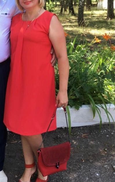 Продам красное платье свободного кроя