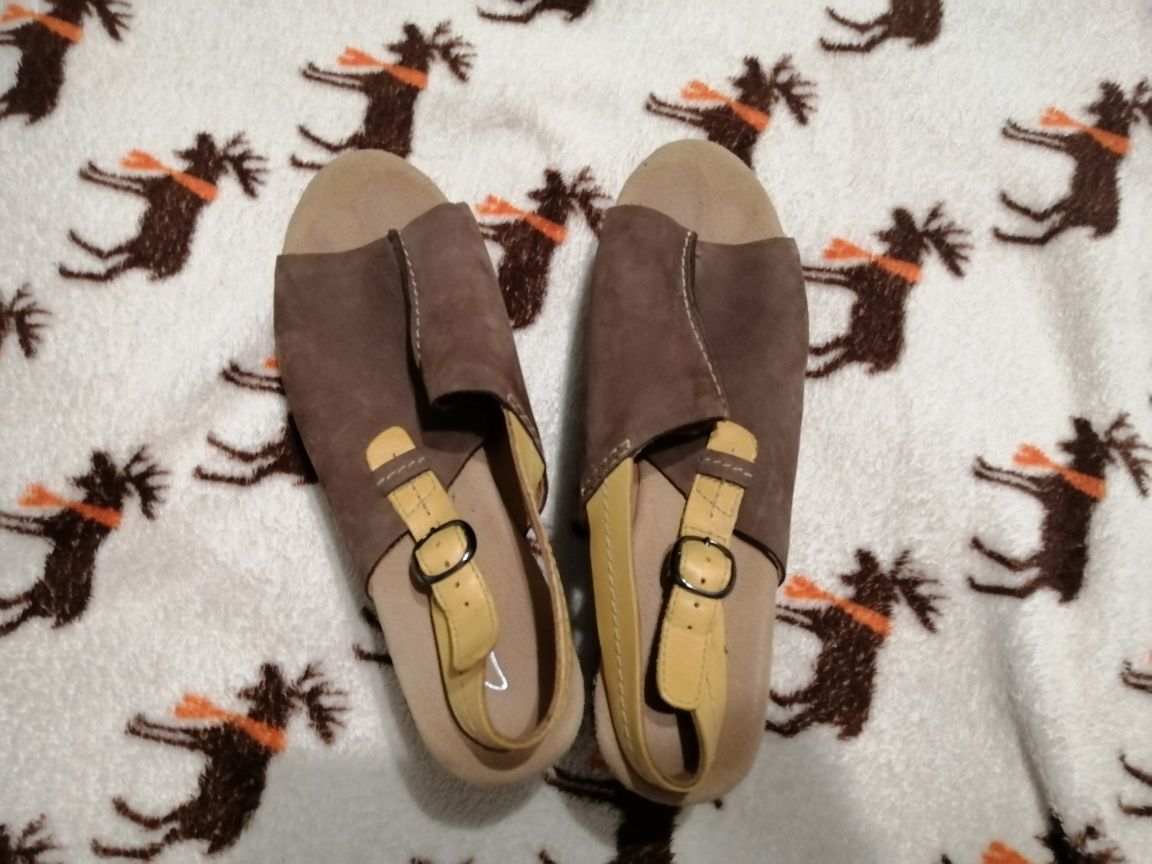 Продам женские кожаные босоножки туфли Clarks 38-39 р.