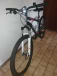 Bicicleta com tudos os acessórios