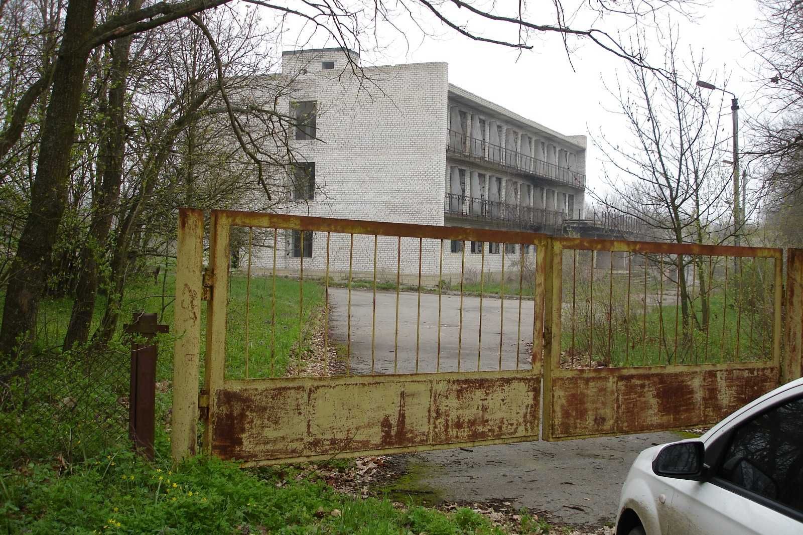 Продаж земельна ділянка, річка, лагер, база