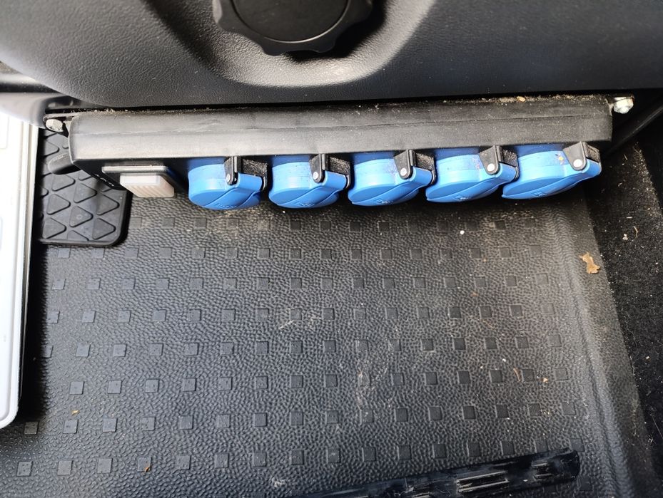 Volkswagen Transporter T 6 2017 пробег 120. Легковой-специалезированны