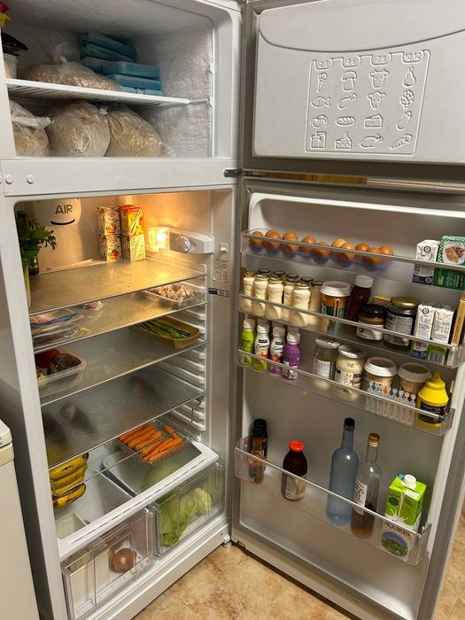Vendo frigorífico Ariston e arca frigorifica Jocel