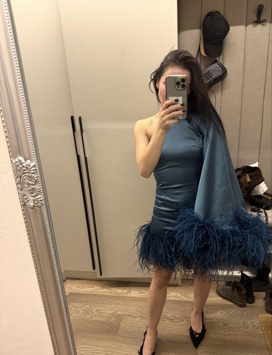 Сукня хс з королівського атласу