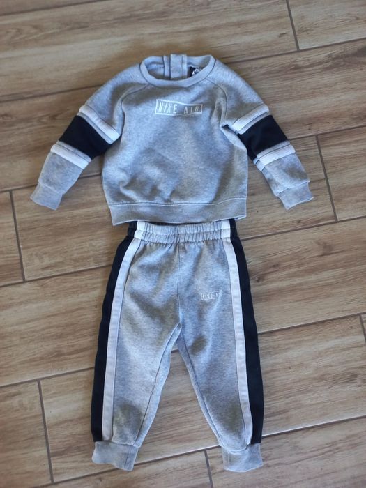 Firmowy dres dla chłopca-NIKE-rozmiar-80/86cm