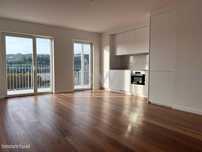 Apartamento T2 Novo para arrendar na Estrela