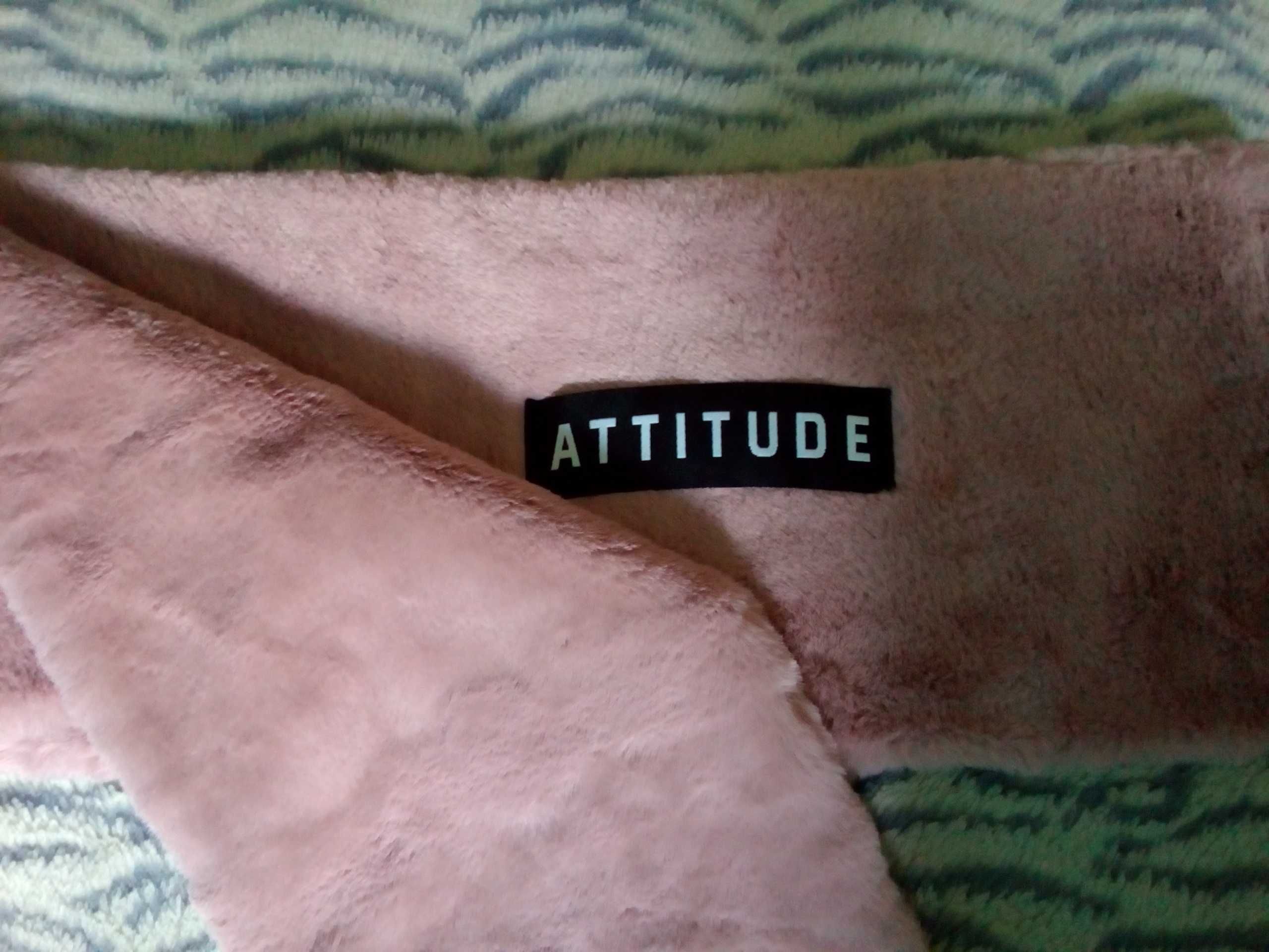 różowy kołnierz, futerko sztuczne marki Attitude
